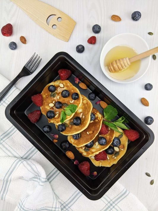 PANCAKE PROTÉINÉS AUX MYRTILLES ET MIEL - Ironmeal